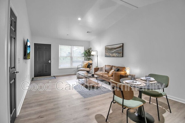 Foto del edificio - 7008 Erie Rd