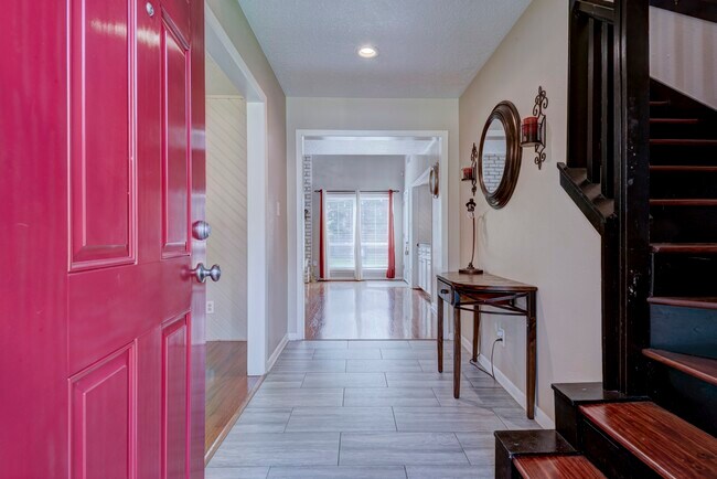 Building Photo - 5503 Glenmere Ln