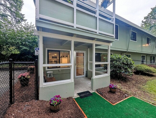 Building Photo - 1bd/1ba Brier Condo