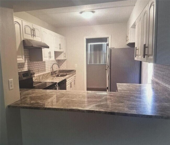 Foto del edificio - 1200 Tarpon Woods Blvd