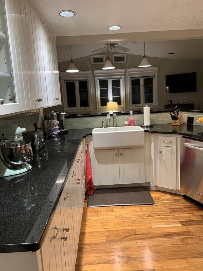 Building Photo - Spacious 4- Bed Home in Rivergrove Featuring 4-Car Garage, RV Parking, Fenced Yard, Minutes from ...