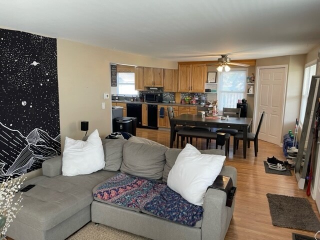 Foto del edificio - 944 Fairway Ct