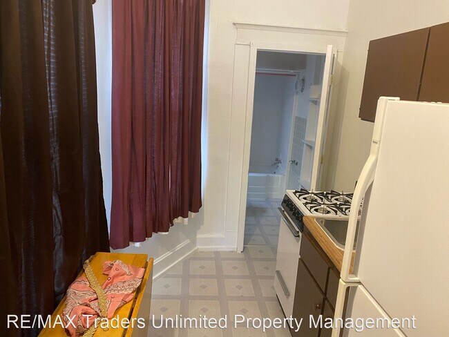 Building Photo - Studio, 1 bath House - 300 Buena Vista Ct