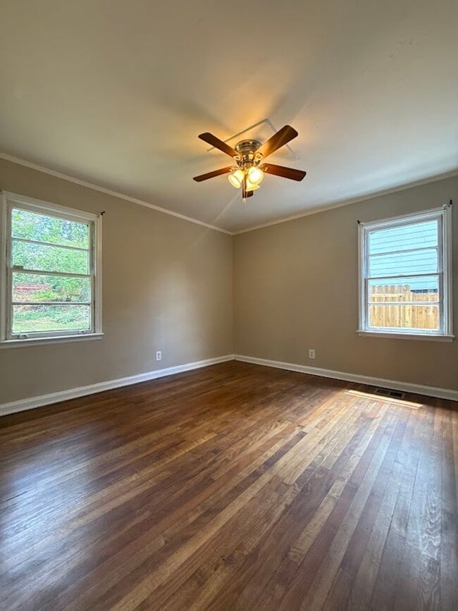 Building Photo - 2 Bed 1 Bath in Atlanta!
