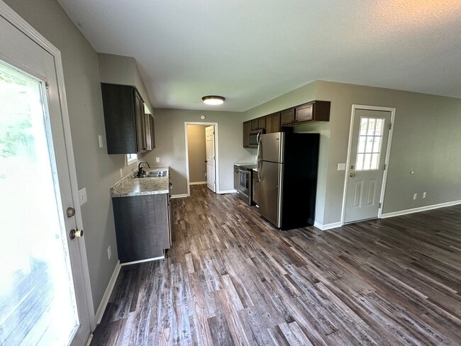 Building Photo - 1009 Northwood Dr
