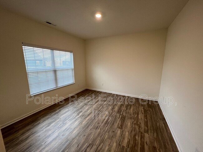 Foto del edificio - 5899 Stubbington Ln