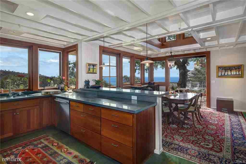 Foto del edificio - 1687 Temple Hills Dr