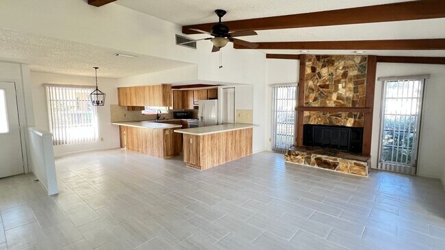 Foto del edificio - 10548 86th Ave N