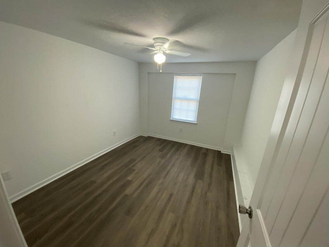 Photo - 1237 Lindsay Ave - 603 Oak Street