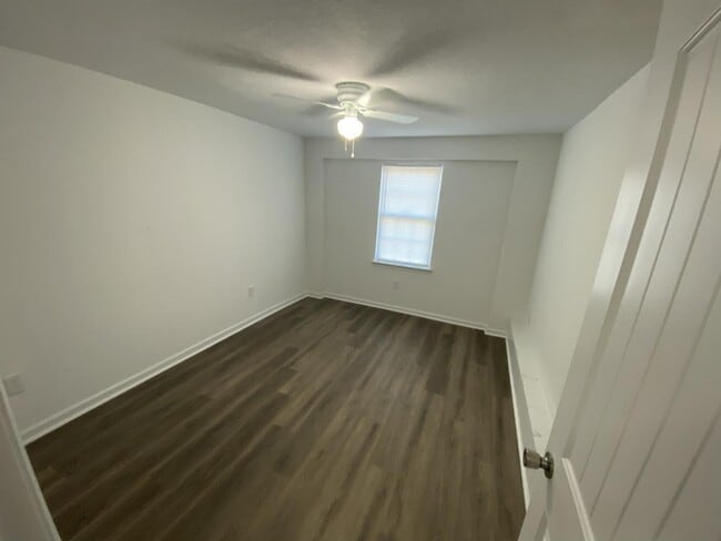 Photo - 1237 Lindsay Ave - 603 Oak Street Apartment