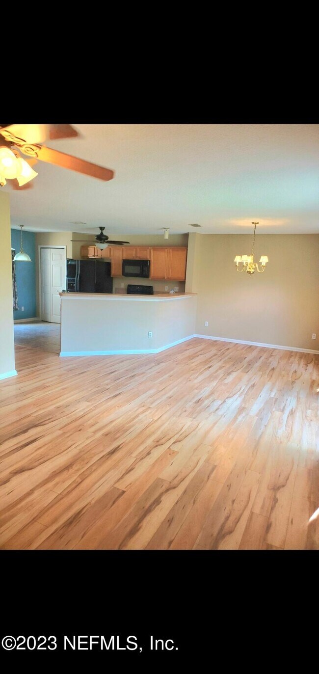 Foto del edificio - 1625 Vineland Cir