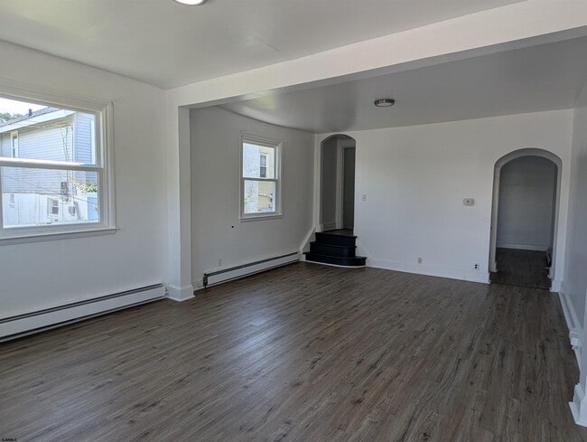 Building Photo - 710 Sewell Ave