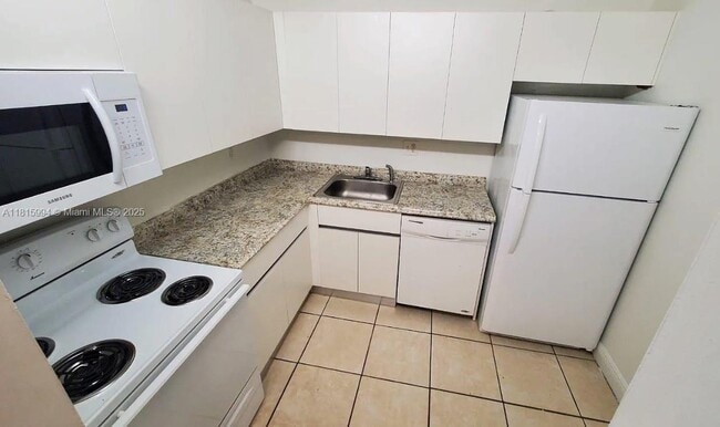 Foto del edificio - 5241 Geneva Ct