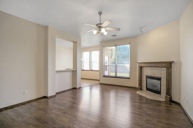 Foto del edificio - Beautiful Home in Edmond Community