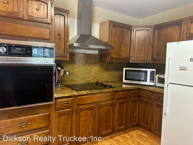 Building Photo - 3 br, 2 bath House - 10516 Martis Valley Road