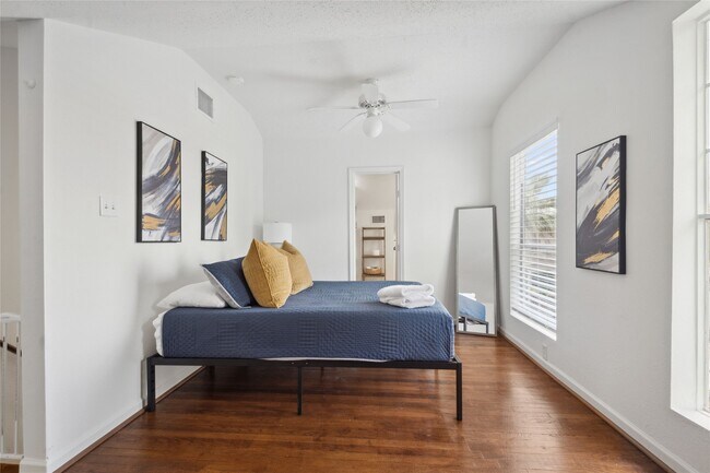 Foto del edificio - 1105 Tulane St