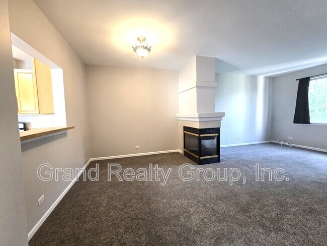 Foto del edificio - 652 S Rosehall Ln