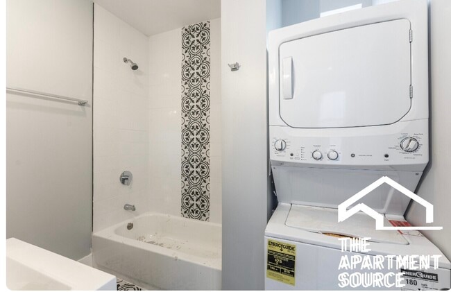 Foto del edificio - 1624 W Beach Ave