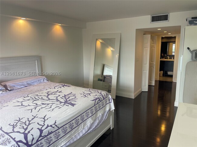Foto del edificio - 18151 NE 31st Ct