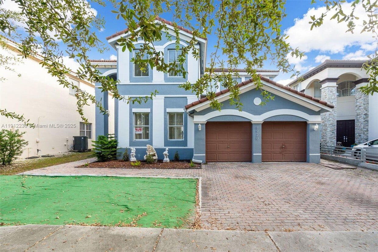 Foto principal - 8920 NW 180th Terrace