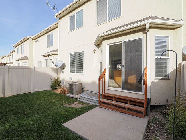 Foto del edificio - West Jordan Townhome