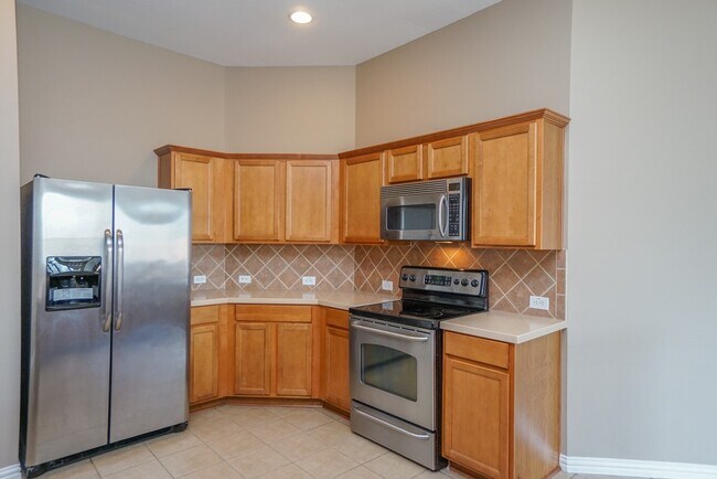 Foto del edificio - 7102 Thistlewood Park Ct