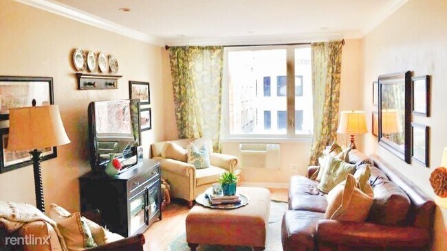 Foto del edificio - 430 W Oakdale Ave