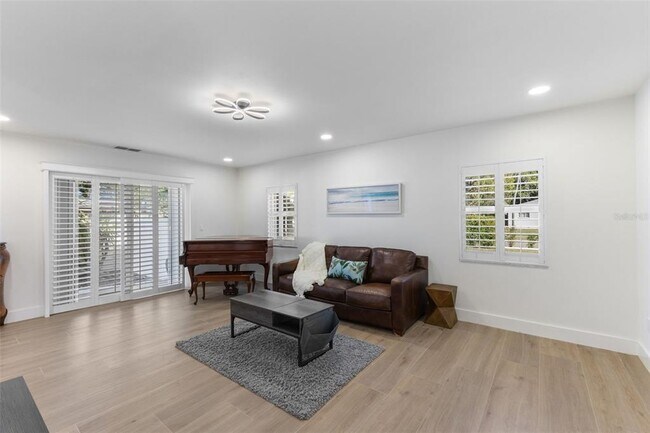 Foto del edificio - 7100 Park St S
