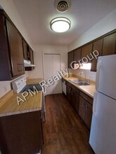 Building Photo - 721 Deerwood St