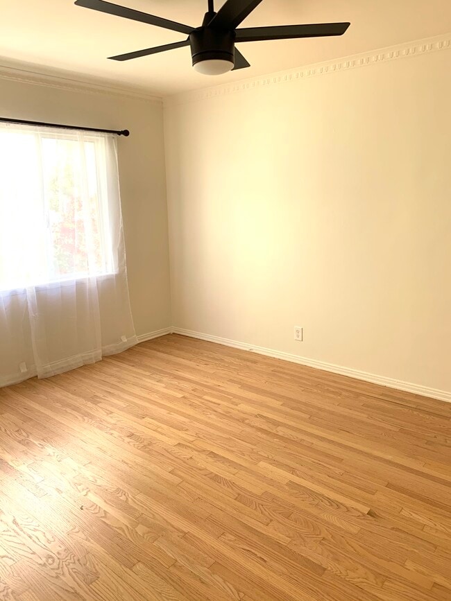 Bedroom - 201 San Vicente Blvd