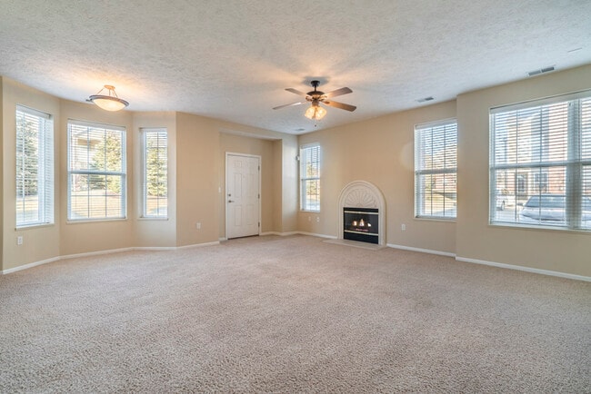 Building Photo - Ridge Pointe Villas