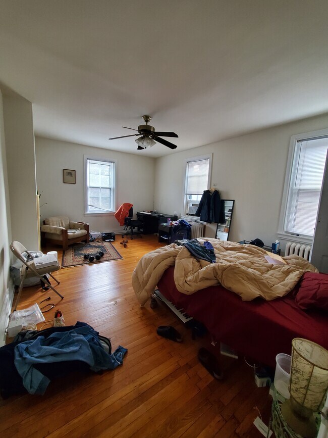 Building Photo - 4210 Spruce St