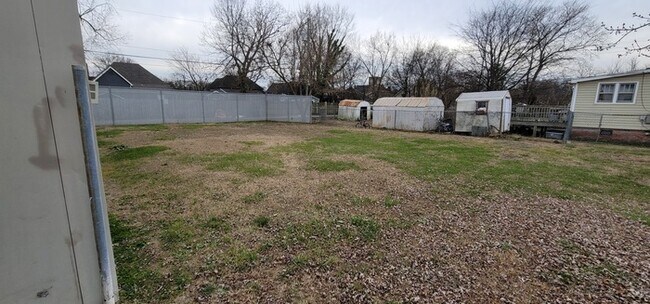 Building Photo - 432 E Morelia Ave