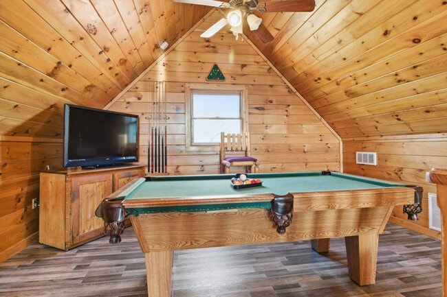 Building Photo - 2842 Easy St