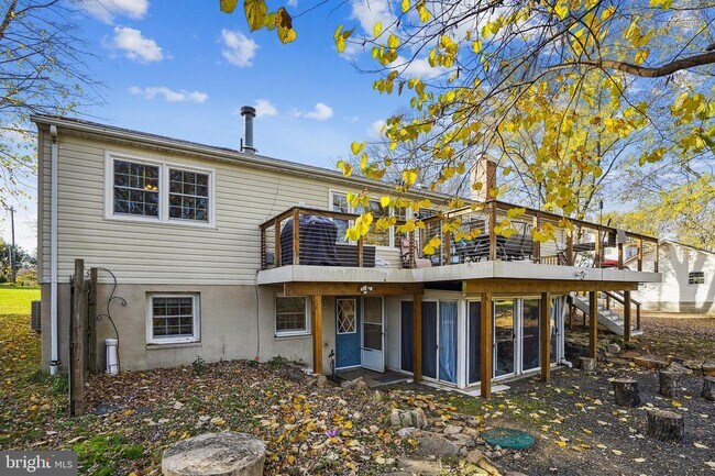 Building Photo - 3703 Sanders Ln