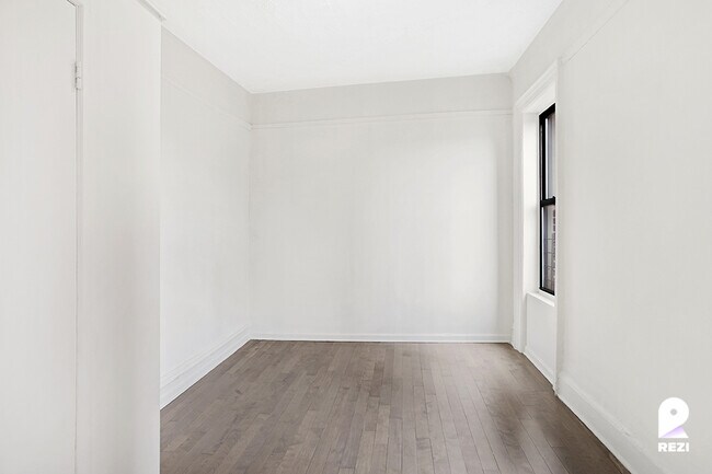 Building Photo - 508 W 158th St