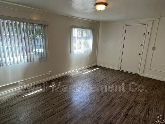Building Photo - 4933 Guava Ave