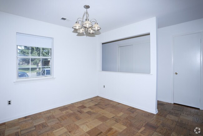 Sala de estar - White Pine Townhomes and Apartments