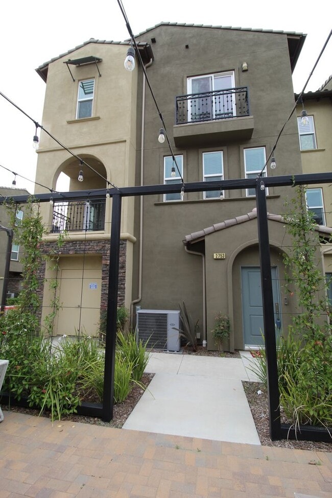 Building Photo - 2753 Morter Ln
