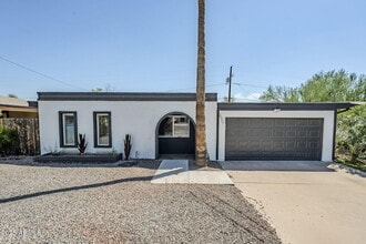 Building Photo - 4927 E Coronado Rd