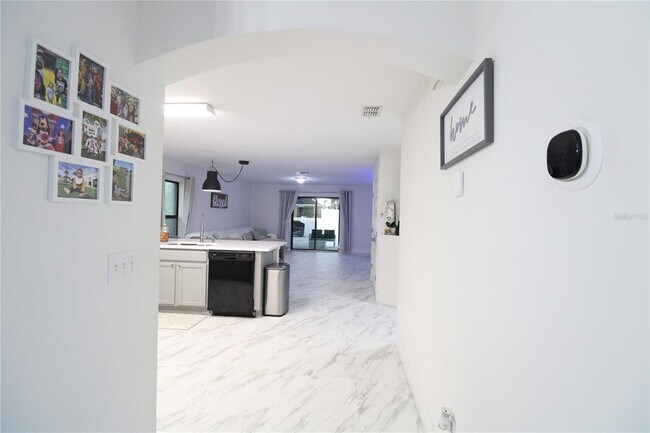 Foto del edificio - 600 Swallowtail Dr
