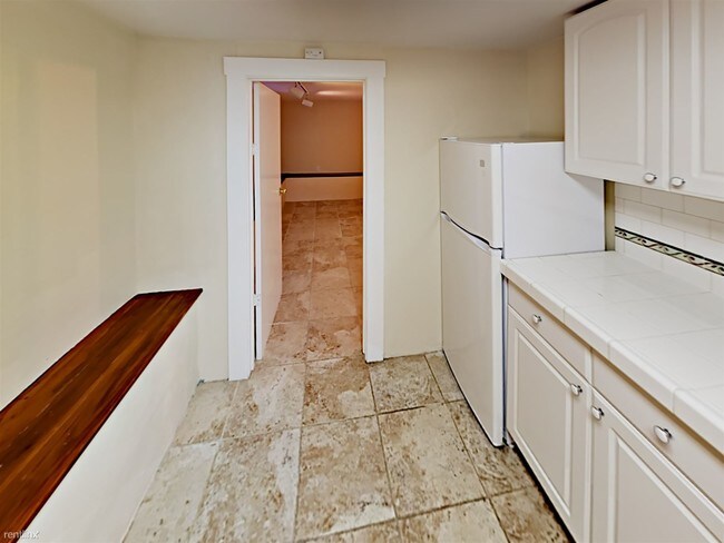 Building Photo - 1 br, 1 bath Apartment - 219 Ramona St Apt 9