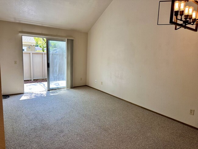 Foto del edificio - 2 Bedroom, 2 Bath Condo