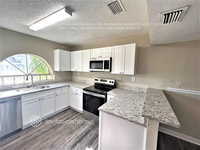 Building Photo - 718 Climate Dr
