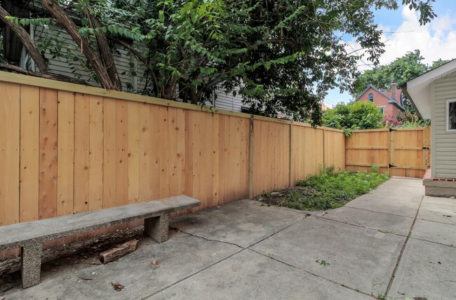Building Photo - Beautiful 3/1 Single Family Home in a Prim...