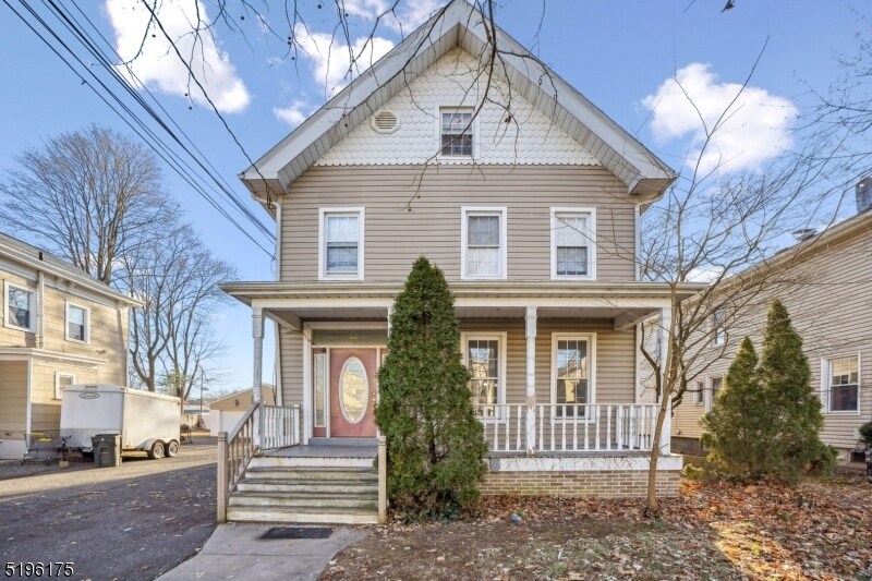 Primary Photo - 102 Jackson Ave