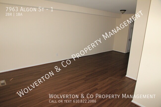 Building Photo - Spacious 2 Bedroom, 1 Bath Available Immed...