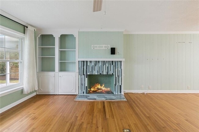 Building Photo - 1407 Sycamore Ave