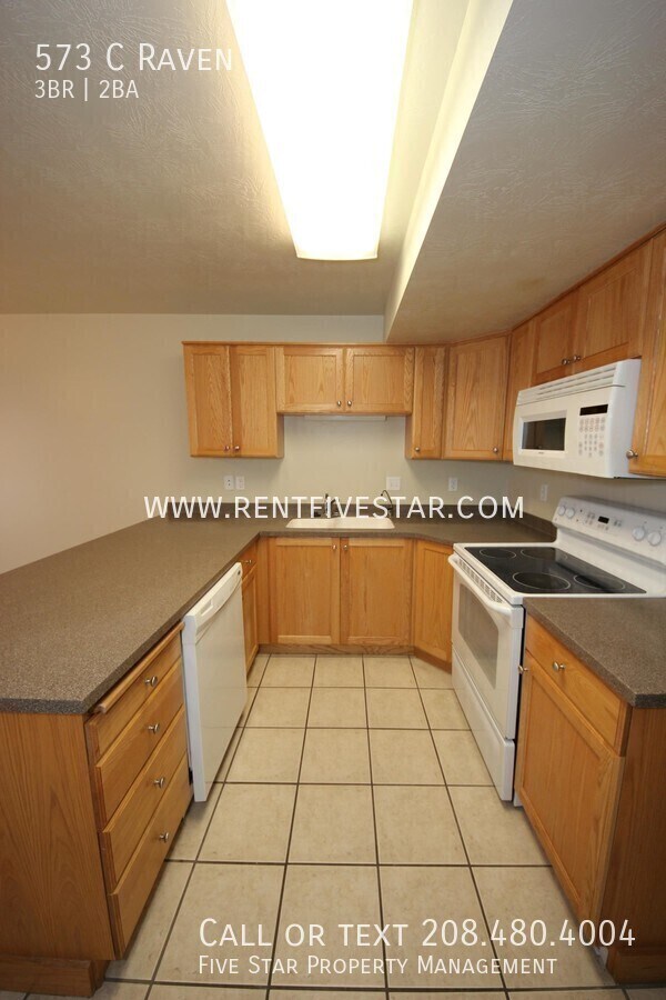 Foto del edificio - 573 Raven Way