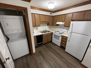 Building Photo - 3511 Ivy Commons Dr